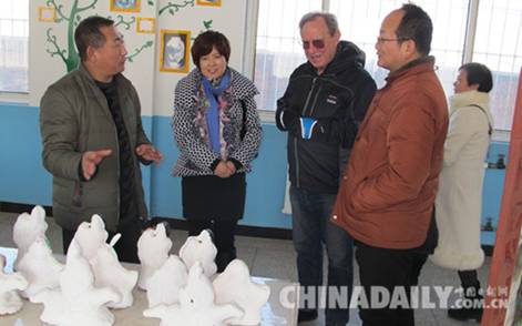 美國社區(qū)學(xué)院等部門人員到玉田縣職教中心考察