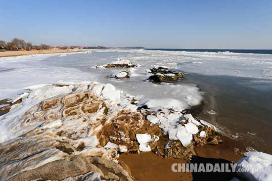 這個(gè)冬天，秦皇島海岸現(xiàn)“冰海”奇觀(guān)
