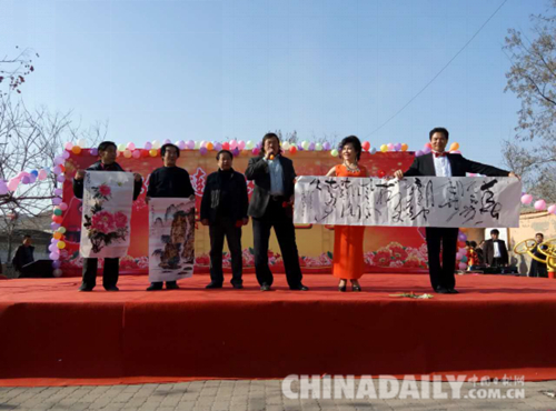 唐山中恒文化心連心藝術(shù)團赴開灤礦區(qū)慰問演出