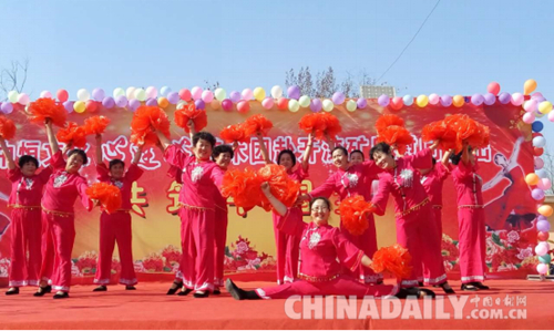 唐山中恒文化心連心藝術(shù)團赴開灤礦區(qū)慰問演出