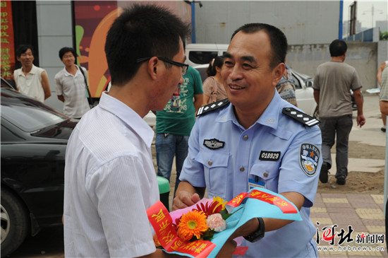 廿七年汗水灑滿交宣路——記邯鄲交警支隊(duì)宣傳科科長張貴民
