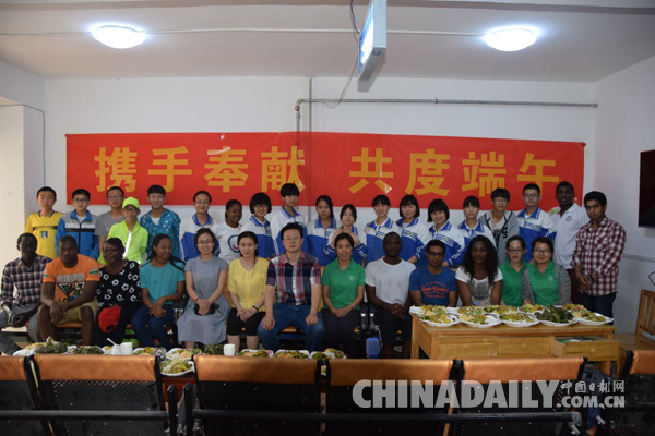 石家莊鐵道大學(xué)留學(xué)生歡度端午 感受中國傳統(tǒng)文化