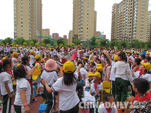 河北省文明校園創(chuàng)建暨百場兒童劇進校園活動走進平泉