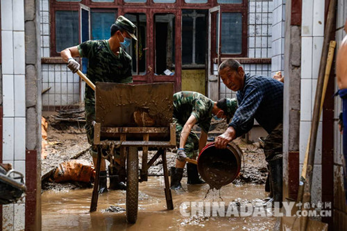 武警河北總隊(duì)：洪水退卻 這里仍然是“戰(zhàn)場(chǎng)”