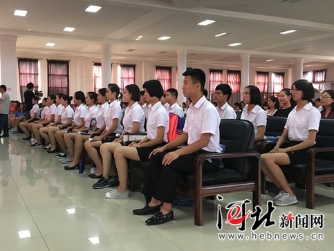 學(xué)會感恩 河北億維教育集團舉辦第三屆師生感恩聯(lián)誼會