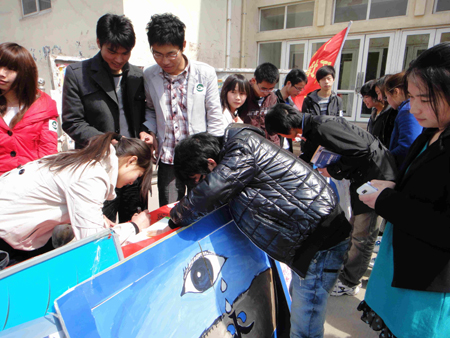“世界水日”呼吁節(jié)約用水 大學(xué)生從自身做起