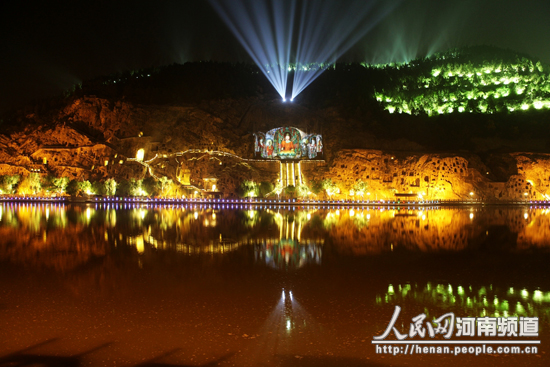 夜游龍門