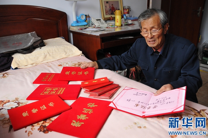 “助學(xué)老人”劉顯亮：22年助學(xué)38名學(xué)生