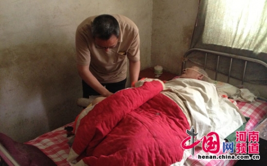 南陽孝子用心踐行“愛”的責任 樸實行為展現(xiàn)河南人的正能量