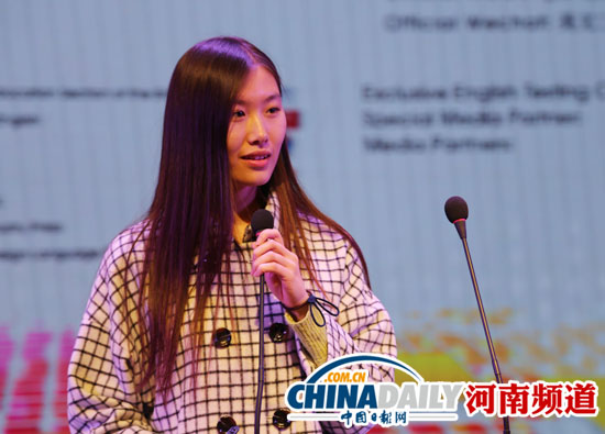 21世紀英語演講賽預(yù)熱 選手百年大禮堂“彩排”