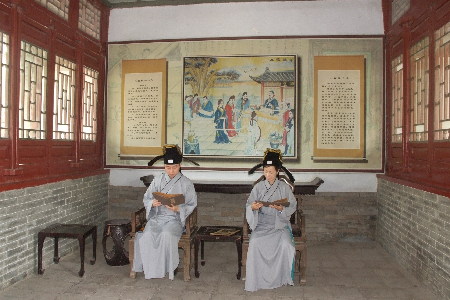 嵩山景區(qū)舉行“游學(xué)古書院”活動為學(xué)子解壓