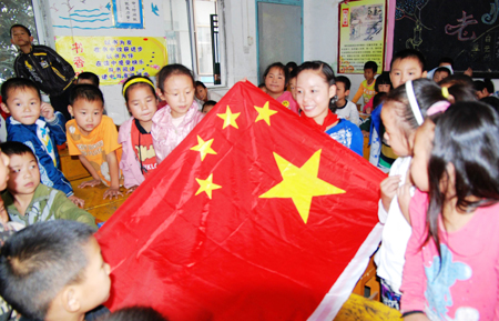 愛(ài)國(guó)主義教育從小抓起