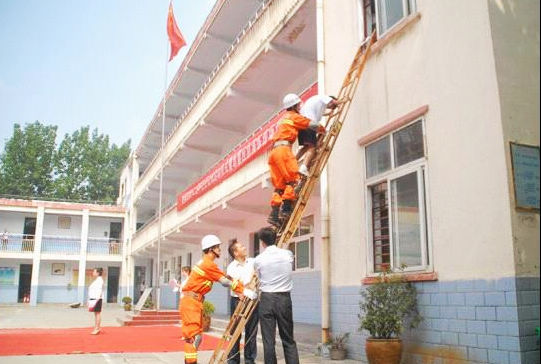 河南舞鋼市舉辦地震應(yīng)急綜合演練現(xiàn)場觀摩活動(dòng)