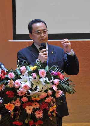 河南楓葉國(guó)際學(xué)校開(kāi)學(xué)典禮隆重舉行
