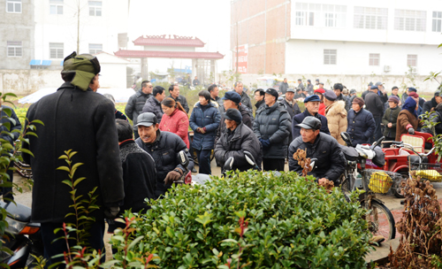 中國日?qǐng)?bào)記者走基層：農(nóng)民工黃久生回家鄉(xiāng)感恩