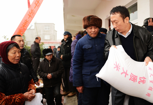 中國日?qǐng)?bào)記者走基層：農(nóng)民工黃久生回家鄉(xiāng)感恩
