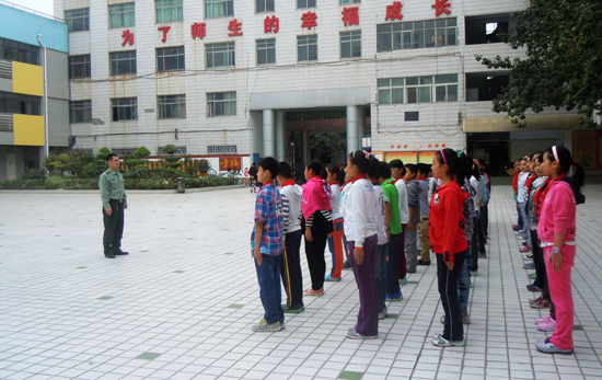 鄭州幸福路小學(xué)：少年國旗護衛(wèi)隊為“國慶”忙起來