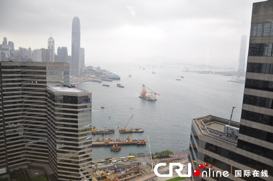 15年香港經(jīng)濟(jì)大發(fā)展之路:背靠祖國(guó) 面向世界
