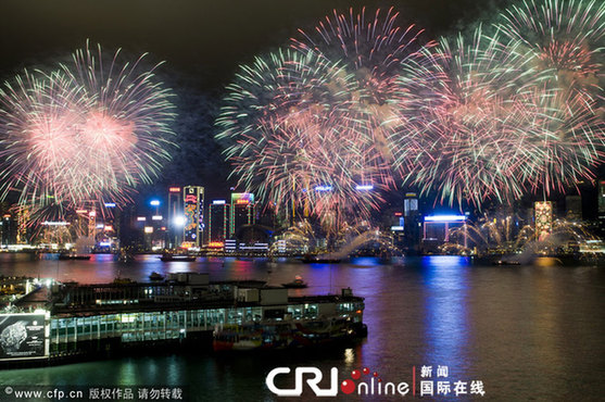 香港煙花賀歲 歷時(shí)23分鐘燃近4萬(wàn)煙花彈