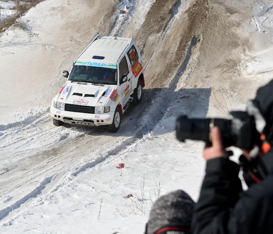 中國“冰雪達喀爾”汽車挑戰(zhàn)賽開賽