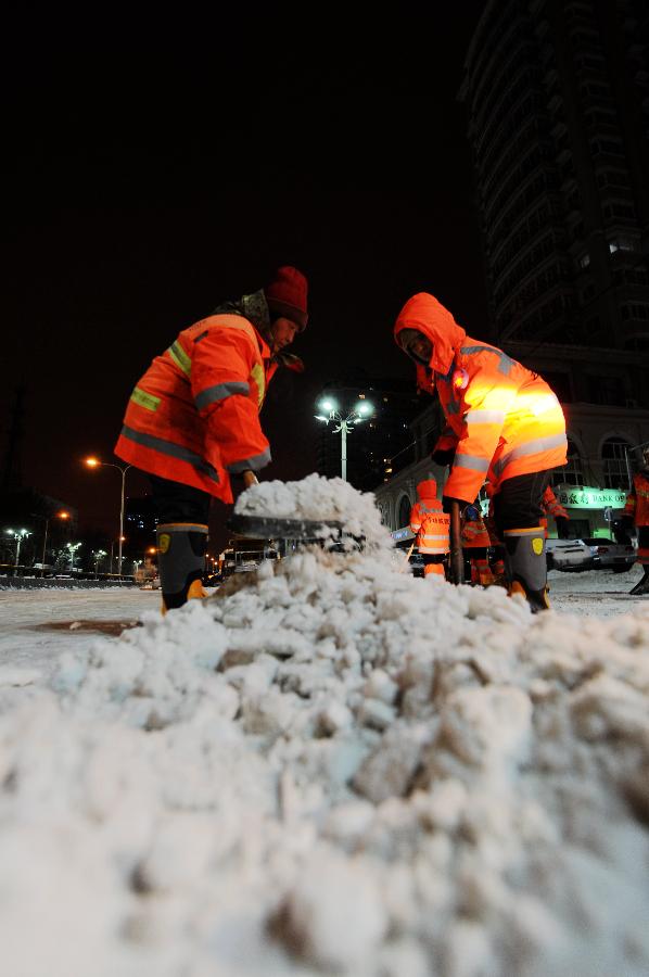 “雪不停清不停，雪不凈不收工”——暴雪過后哈爾濱發(fā)起清雪“攻堅(jiān)戰(zhàn)”