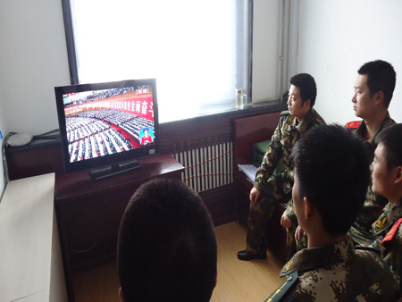 首都邊疆共此時(shí)：黑龍江邊防總隊(duì)官兵踴躍收聽收看黨的十八大開幕式