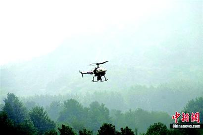 “空地一體”列車翻覆應(yīng)急救援演練在赤壁舉行