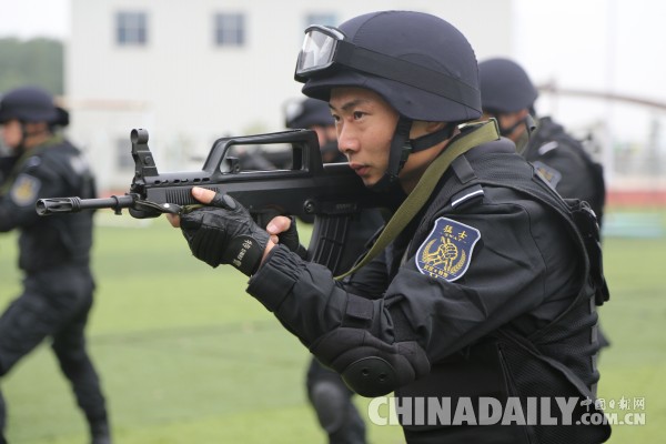 國家級反恐突擊力量 武漢特警“猛士突擊隊(duì)”命名