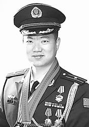 為民“赴湯蹈火”--記鄭州消防支隊(duì)特勤大隊(duì)長(zhǎng)李隆