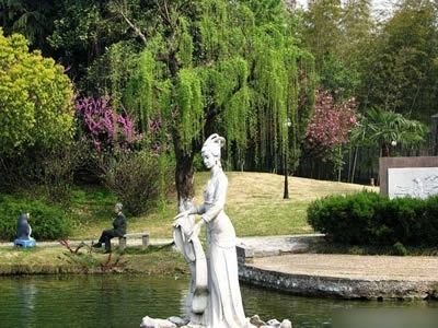 2011年中國(guó)十城市娶親花費(fèi)清單 深圳超200萬