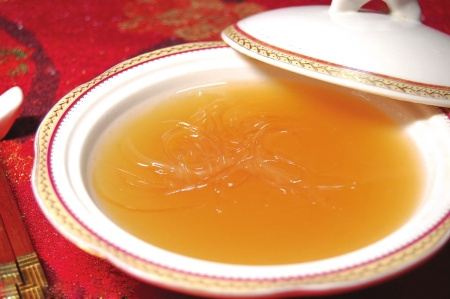 魚翅的“戰(zhàn)爭(zhēng)”：北京一天消費(fèi)一個(gè)億魚翅