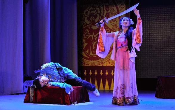 吉大學(xué)子導(dǎo)演話劇《我愛(ài)桃花》在長(zhǎng)春公演