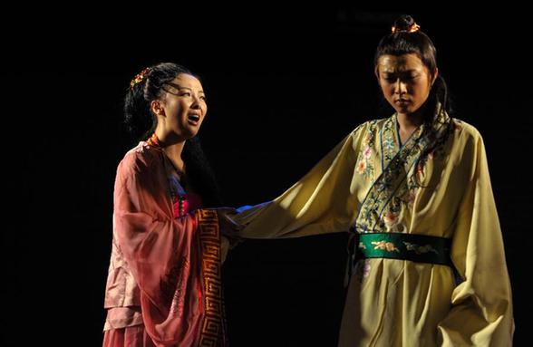 吉大學(xué)子導(dǎo)演話劇《我愛桃花》在長(zhǎng)春公演