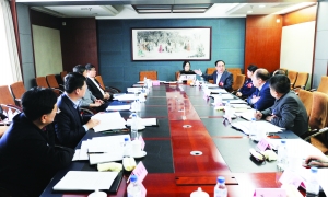 市十四屆人大三次會(huì)議分組審議常委會(huì)和“兩院”報(bào)告