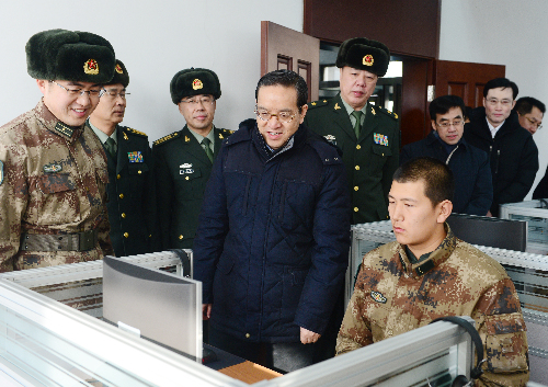 蔣超良到武警吉林省總隊直屬支隊、省軍區(qū)直屬營走訪慰問