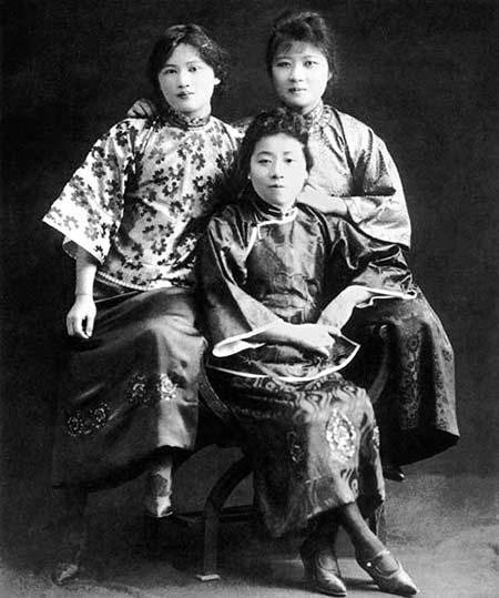 罕見！宋氏三姐妹少女時(shí)期合影