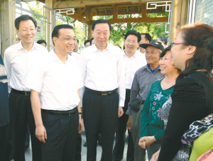 李克強江蘇考察強調穩(wěn)經濟增長促轉型升級