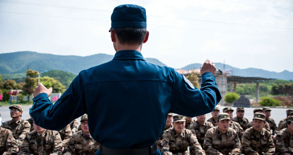 鎮(zhèn)江開展政府部門公務(wù)員軍訓(xùn)