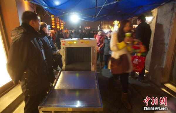 南京夫子廟景區(qū)加強(qiáng)安保迎元宵燈會