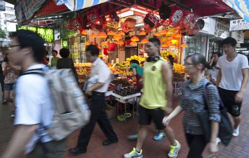 香港市民歡迎李克強(qiáng)訪港 期待其深入街區(qū)了解情況