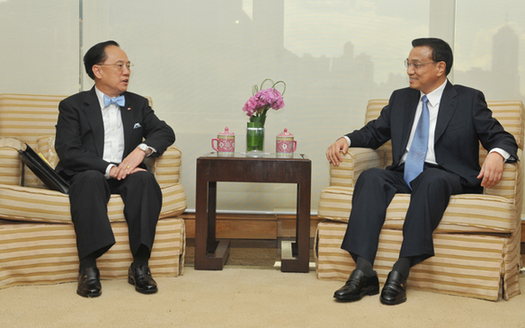 李克強(qiáng)會(huì)晤曾特首 稱一國兩制是成功實(shí)例