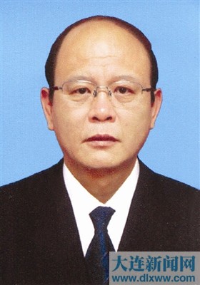 大連市人民政府關(guān)于表彰第五屆大連市有杰出貢獻高技能人才和技術(shù)能手的決定