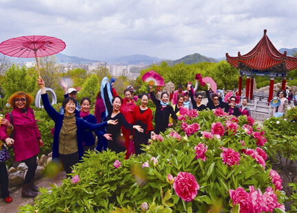 本溪：牡丹花開(kāi)迎客來(lái)