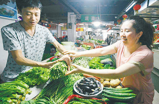 沈陽(yáng)：“地產(chǎn)菜”批量上市 菜價(jià)集體“退燒”(圖)