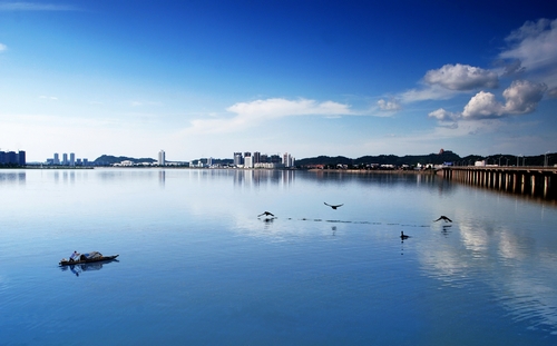 中國(guó)重點(diǎn)旅游網(wǎng)絡(luò)媒體代表采風(fēng)遂寧