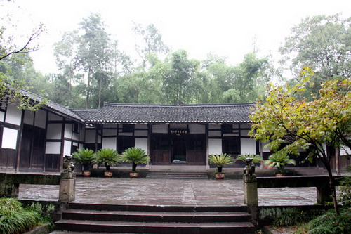 中國(guó)重點(diǎn)旅游網(wǎng)絡(luò)媒體代表采風(fēng)廣安