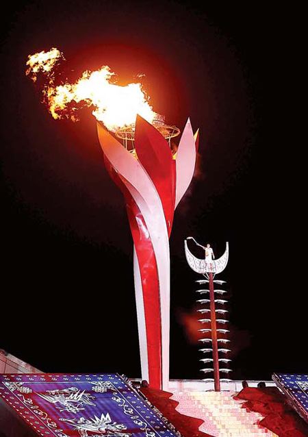 開(kāi)幕式：傳統(tǒng)音樂(lè)、舞蹈元素與現(xiàn)代技術(shù)的結(jié)合