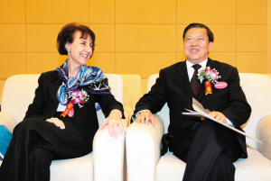 首屆于家堡論壇年會(huì)舉行：暢談中國入世十周年