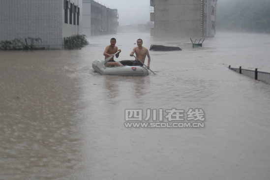 北川老縣城地震遺址遭50年來最強(qiáng)洪水