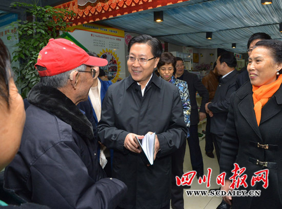 王東明在全省群團(tuán)工作經(jīng)驗(yàn)交流會(huì)上強(qiáng)調(diào)加強(qiáng)和改進(jìn)黨的群團(tuán)工作為建設(shè)美麗繁榮和諧四川作出新的更大貢獻(xiàn)